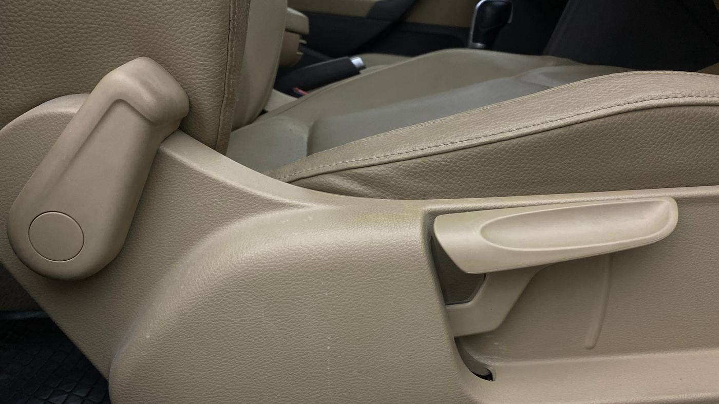 2016 Volkswagen Vento HIGHLINE PETROL AT, Petrol, Automatic, 49,229 km, Driver Side Adjustment Panel