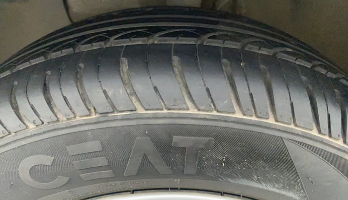 2020 Hyundai Elite i20 1.2 MAGNA PLUS VTVT, Petrol, Manual, 55,967 km, Left Front Tyre Tread