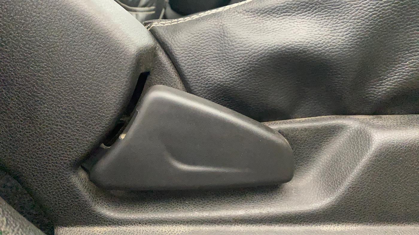 2019 Renault Kwid RXL, Petrol, Manual, 23,680 km, Driver Side Adjustment Panel