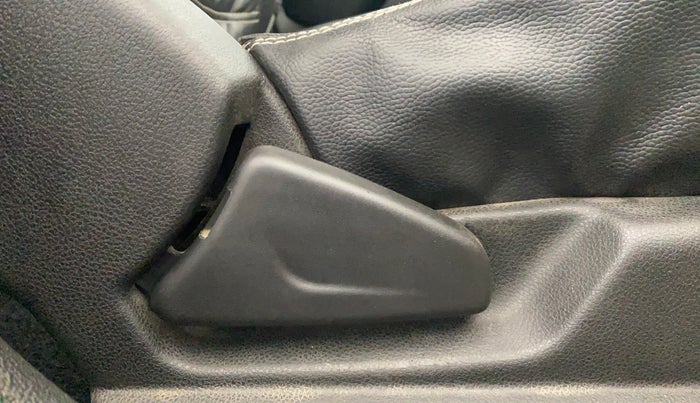 2019 Renault Kwid RXL, Petrol, Manual, 23,680 km, Driver Side Adjustment Panel