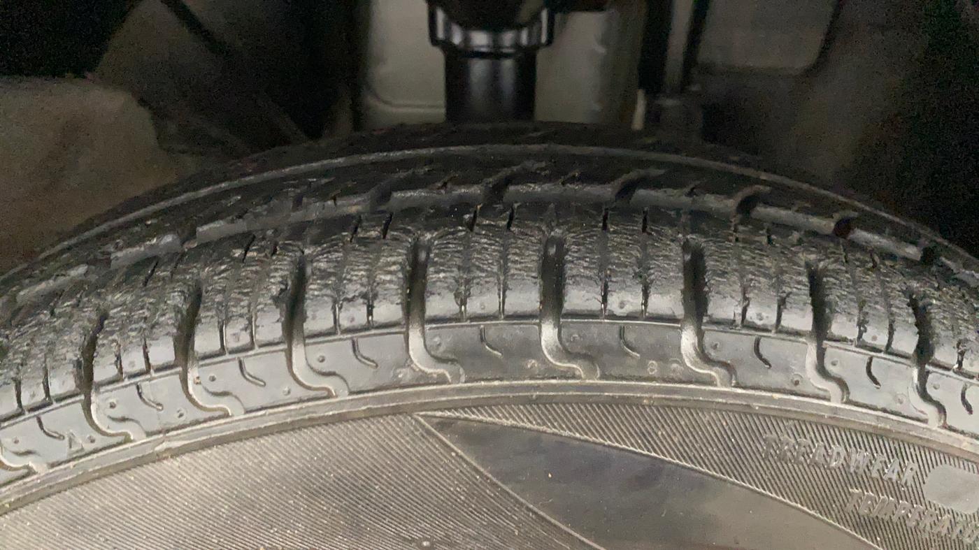 2019 Renault Kwid RXL, Petrol, Manual, 23,680 km, Right Front Tyre Tread