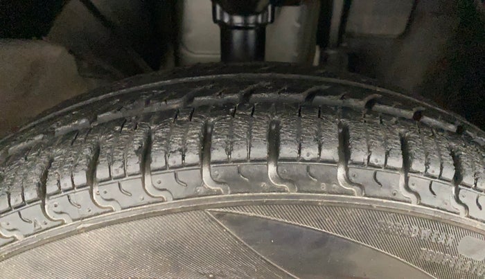 2019 Renault Kwid RXL, Petrol, Manual, 23,680 km, Right Front Tyre Tread