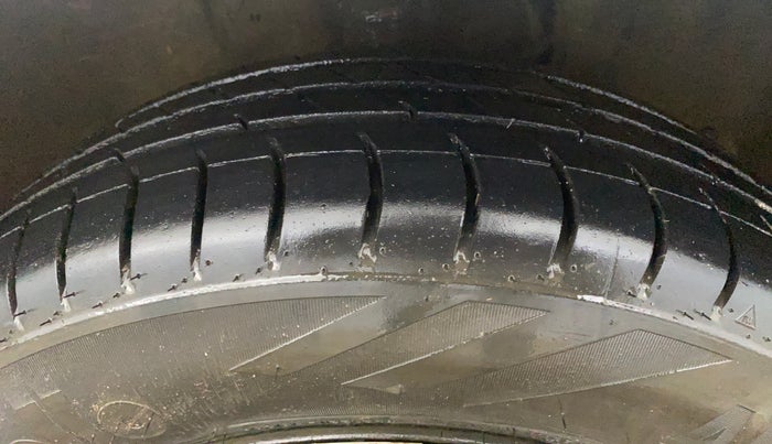 2019 Maruti New Wagon-R VXI 1.0, Petrol, Manual, 51,840 km, Right Front Tyre Tread