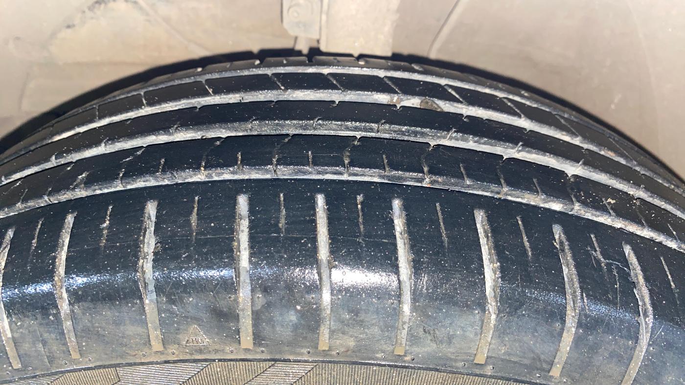 2023 Toyota Glanza S, Petrol, Manual, 15,175 km, Left Front Tyre Tread