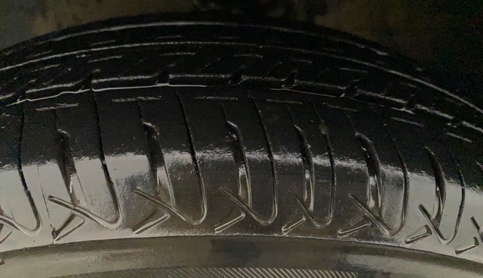2015 Maruti Alto 800 LXI, Petrol, Manual, 53,512 km, Right Front Tyre Tread