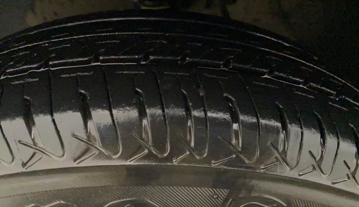 2015 Maruti Alto 800 LXI, Petrol, Manual, 53,512 km, Left Rear Tyre Tread