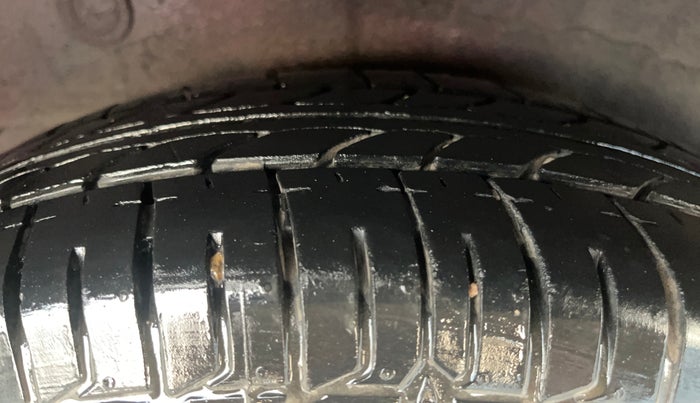 2013 Hyundai i10 SPORTZ 1.1, Petrol, Manual, 50,742 km, Right Rear Tyre Tread