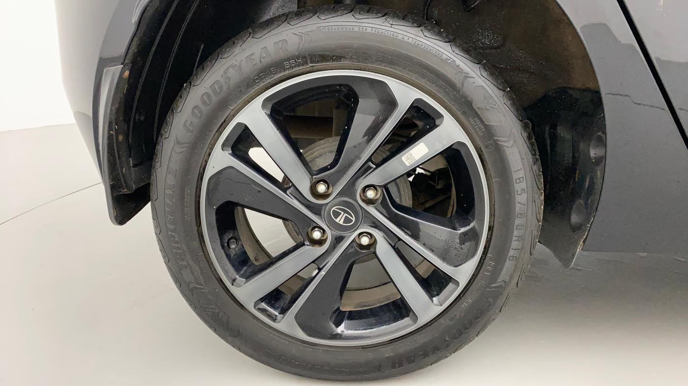 2022 Tata ALTROZ XZ PLUS DIESEL DARK EDITION, Diesel, Manual, 10,782 km, Right Rear Wheel