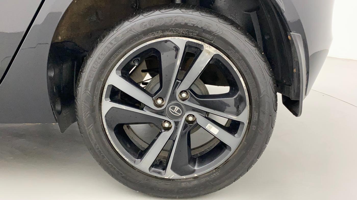 2022 Tata ALTROZ XZ PLUS DIESEL DARK EDITION, Diesel, Manual, 10,782 km, Left Rear Wheel