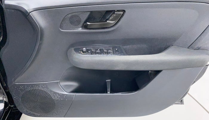 2022 Tata ALTROZ XZ PLUS DIESEL DARK EDITION, Diesel, Manual, 10,782 km, Driver Side Door Panels Control