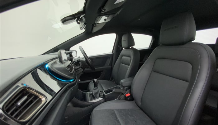 2022 Tata ALTROZ XZ PLUS DIESEL DARK EDITION, Diesel, Manual, 10,782 km, Right Side Front Door Cabin