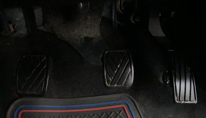 2014 Maruti Swift VXI D, Petrol, Manual, 54,630 km, Pedals