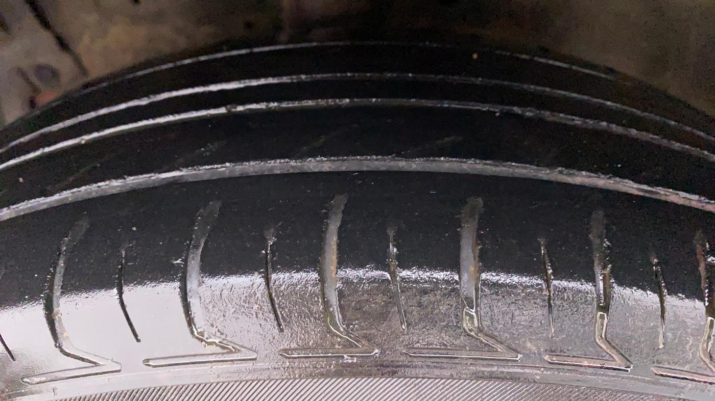 2014 Maruti Swift VXI D, Petrol, Manual, 54,630 km, Left Front Tyre Tread