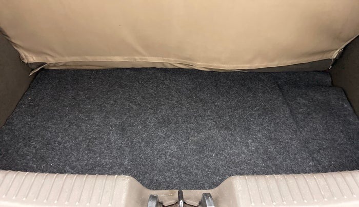 2013 Hyundai i10 MAGNA 1.1, Petrol, Manual, 57,078 km, Boot Inside