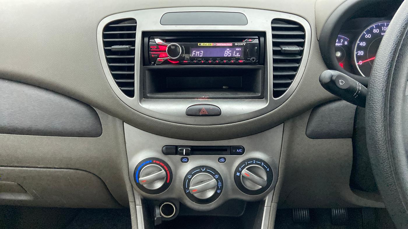 2013 Hyundai i10 MAGNA 1.1, Petrol, Manual, 57,078 km, Air Conditioner