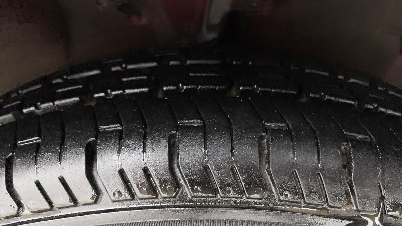 2013 Hyundai i10 MAGNA 1.1, Petrol, Manual, 57,078 km, Right Front Tyre Tread