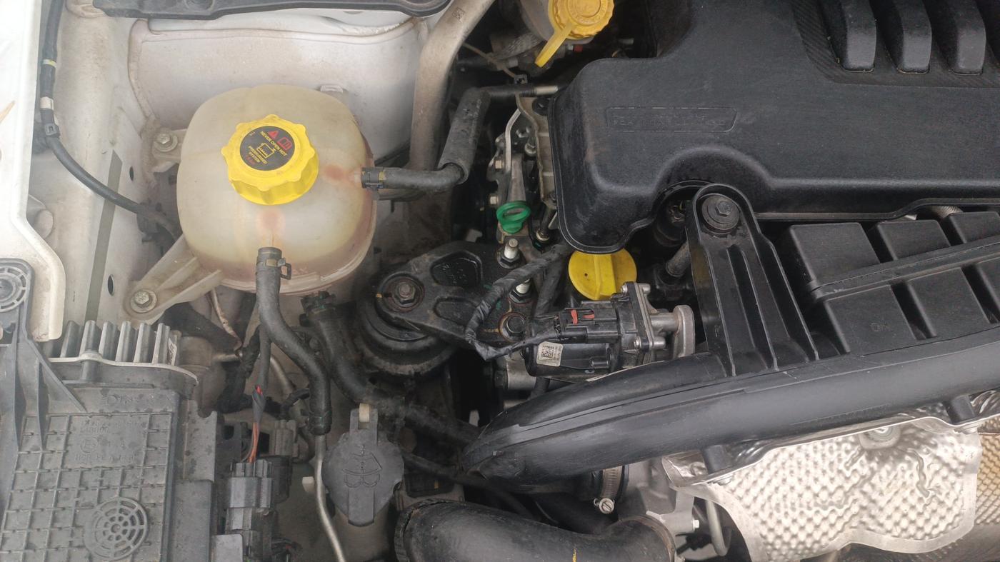 2024 Mahindra XUV 3XO AX7 1.5 Turbo Diesel Autoshift Plus, Diesel, Automatic, 22,805 km, Engine View - Right