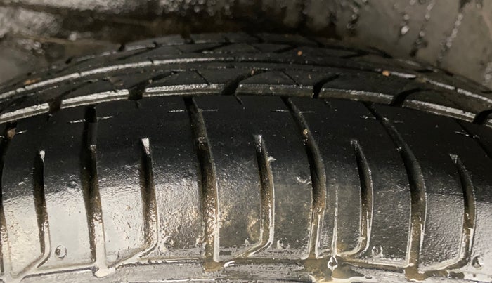 2016 Hyundai i10 SPORTZ 1.1, Petrol, Manual, 39,855 km, Right Rear Tyre Tread