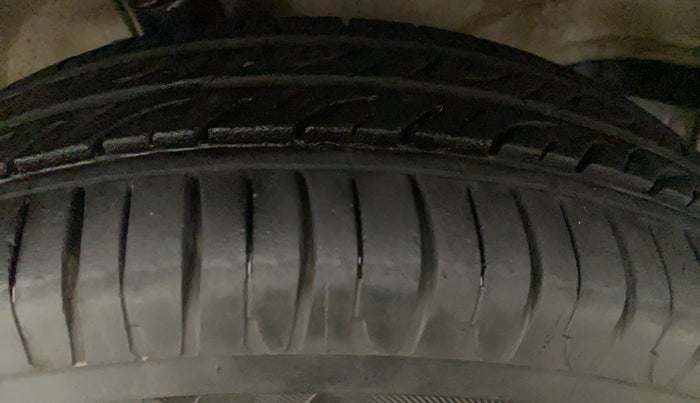 2018 Maruti Wagon R 1.0 VXI AMT, Petrol, Automatic, 34,473 km, Left Front Tyre Tread