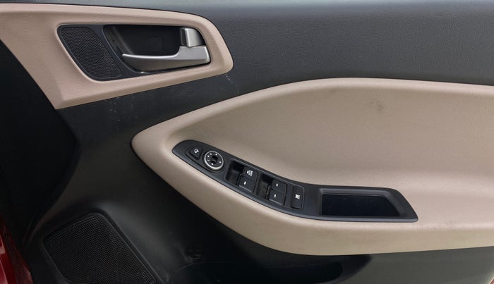 2018 Hyundai Elite i20 ASTA 1.2, Petrol, Manual, 1,15,411 km, Driver Side Door Panels Control