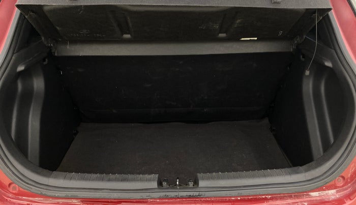 2018 Hyundai Elite i20 ASTA 1.2, Petrol, Manual, 1,15,411 km, Boot Inside