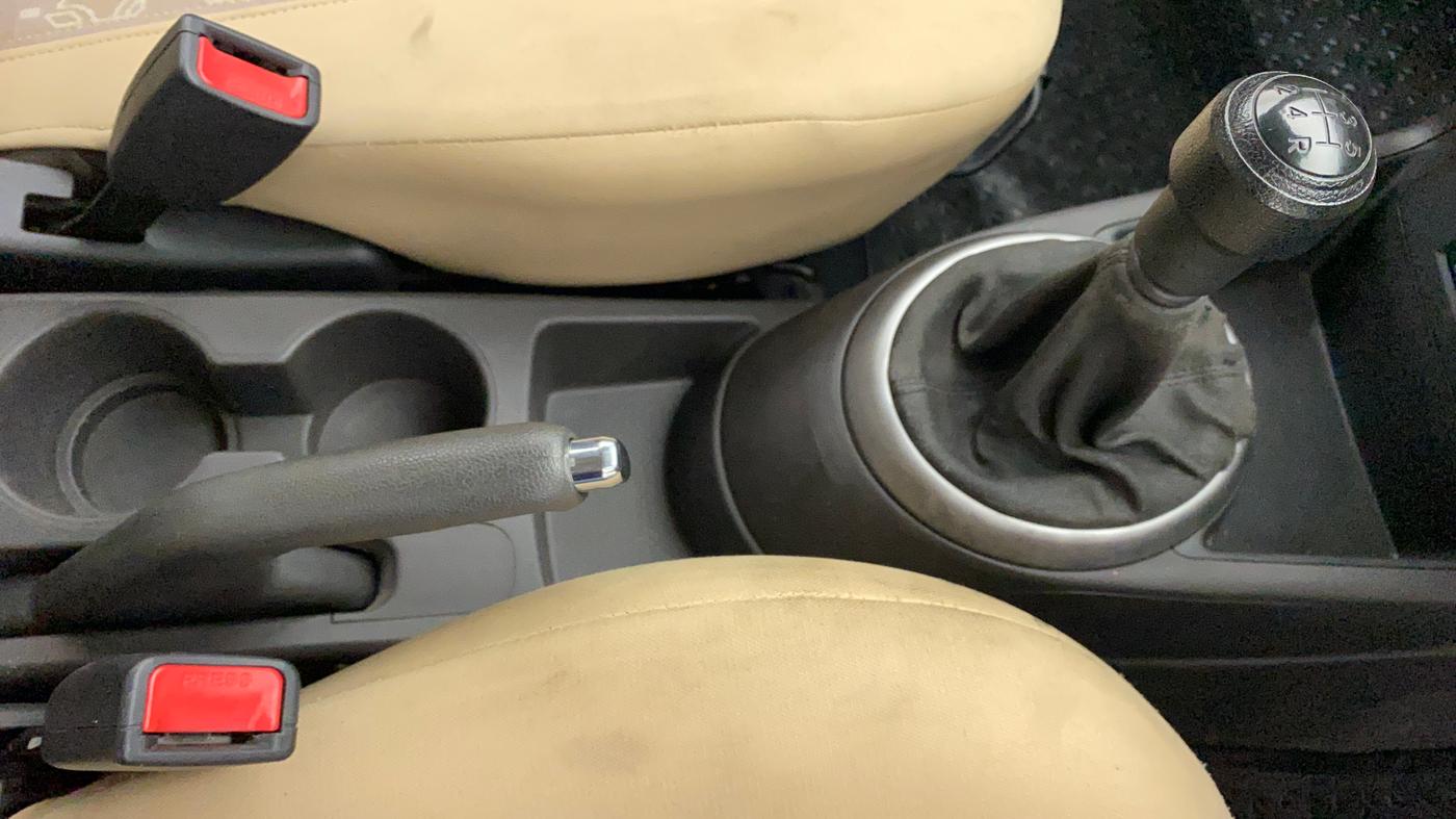 2013 Hyundai i20 MAGNA (O) 1.2, Petrol, Manual, 50,116 km, Gear Lever