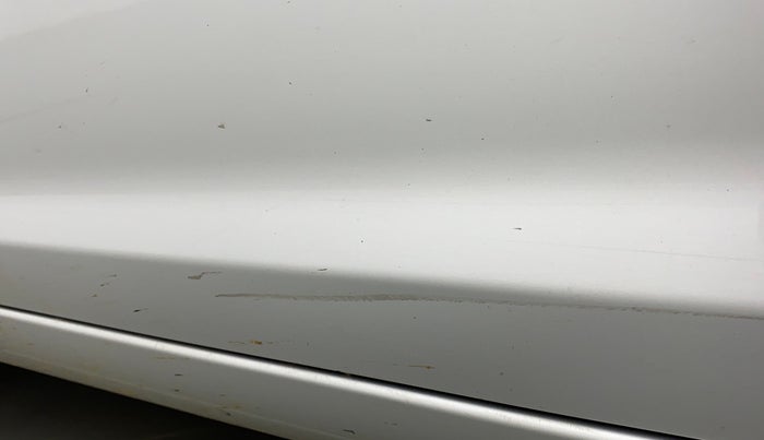 2013 Hyundai i20 MAGNA (O) 1.2, Petrol, Manual, 50,116 km, Front passenger door - Minor scratches