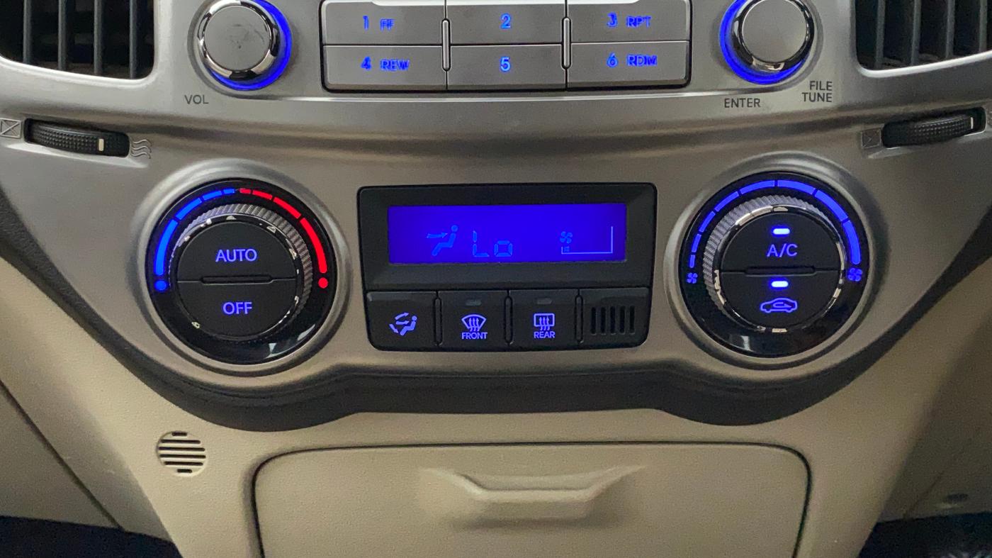 2013 Hyundai i20 MAGNA (O) 1.2, Petrol, Manual, 50,116 km, Automatic Climate Control
