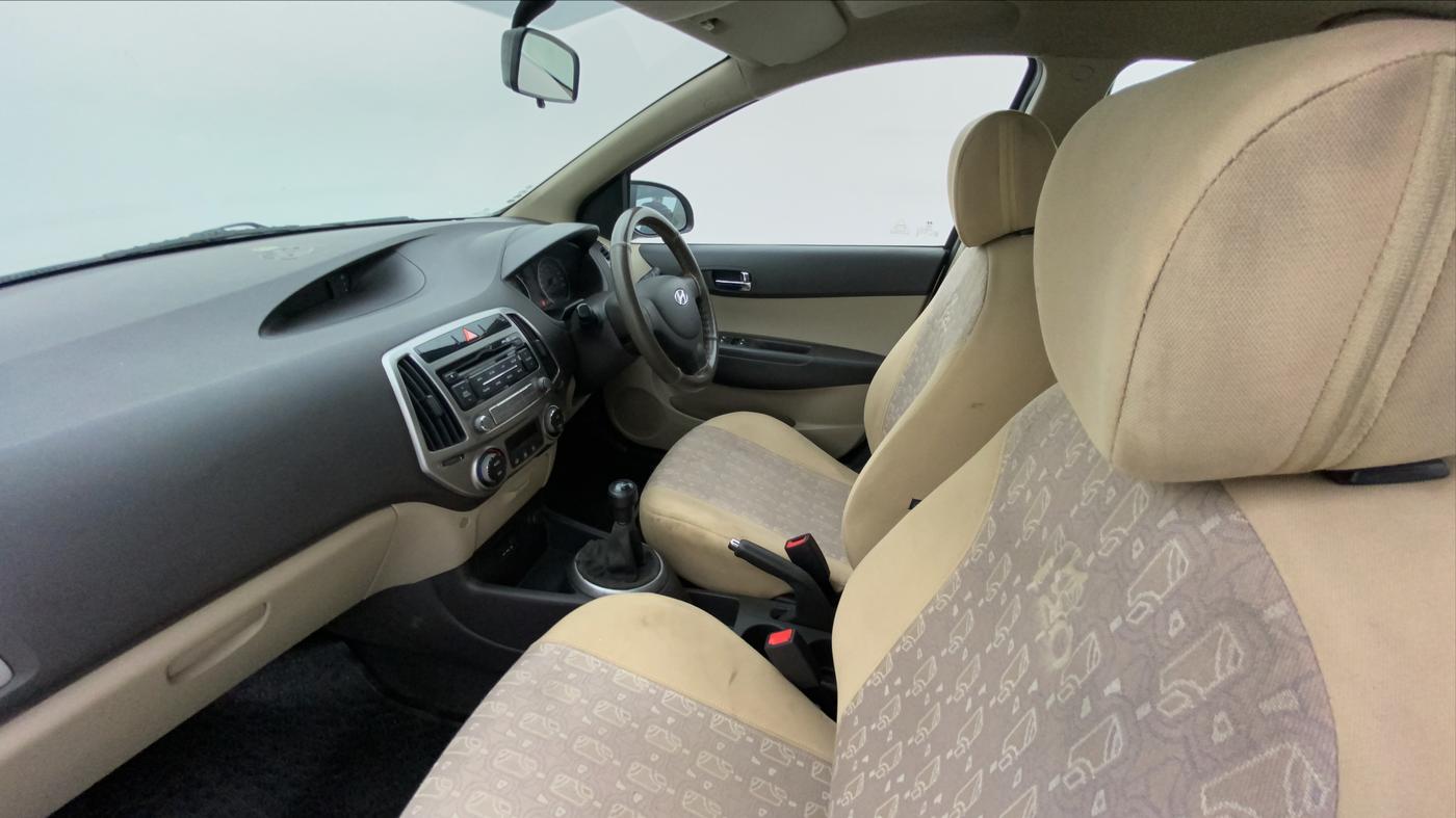 2013 Hyundai i20 MAGNA (O) 1.2, Petrol, Manual, 50,116 km, Right Side Front Door Cabin
