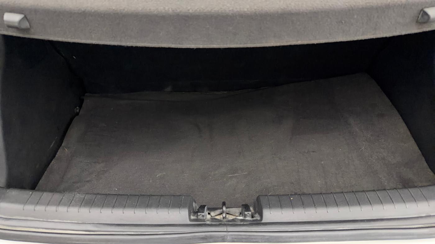 2018 Hyundai Elite i20 ASTA 1.2 DUAL TONE, Petrol, Manual, 66,592 km, Boot Inside