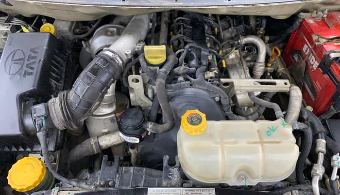 2017 Tata Hexa XE 4X2 7 STR, Diesel, Manual, 1,11,584 km, Engine View
