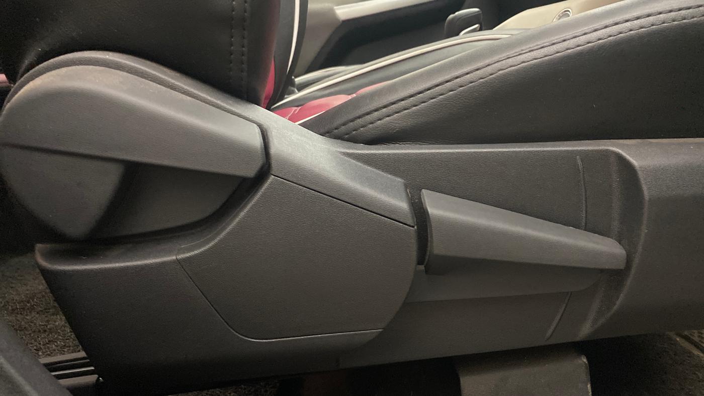 2022 Nissan MAGNITE XV TURBO CVT, Petrol, Automatic, 28,948 km, Driver Side Adjustment Panel