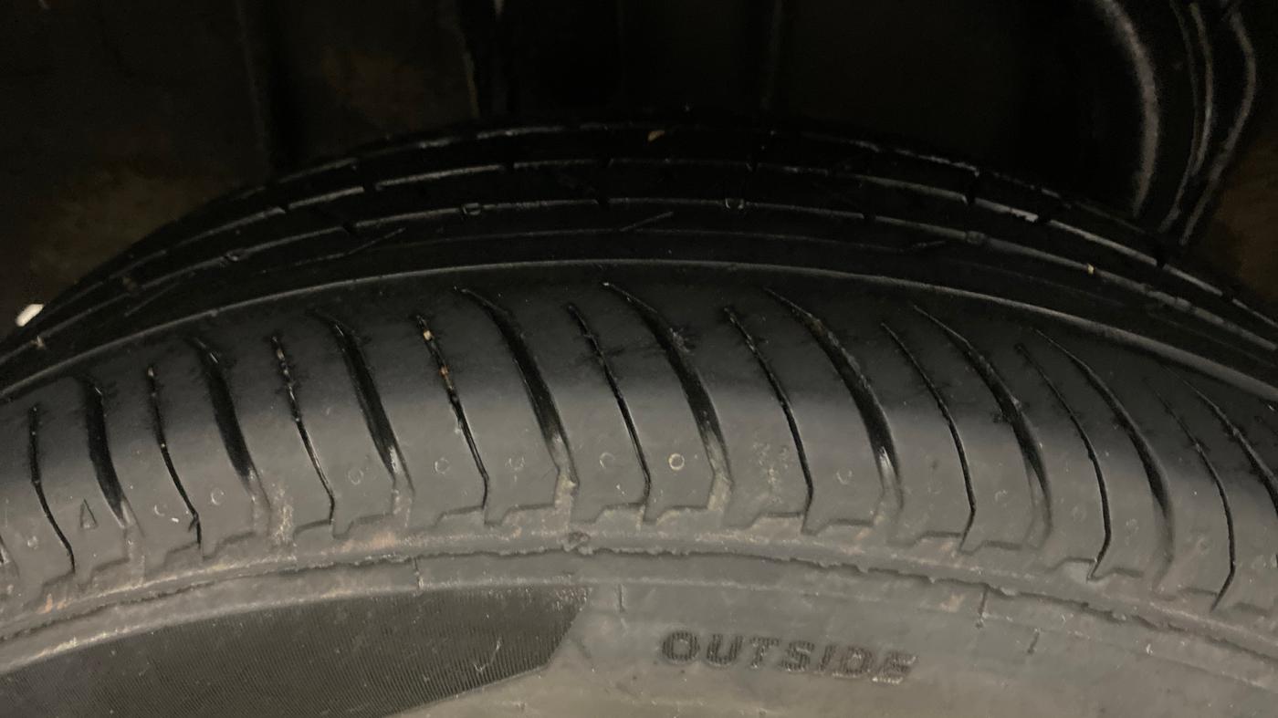 2022 Nissan MAGNITE XV TURBO CVT, Petrol, Automatic, 28,948 km, Right Rear Tyre Tread