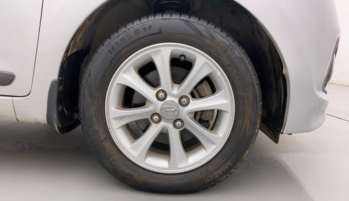 2015 Hyundai Grand i10 ASTA AT 1.2 KAPPA VTVT, Petrol, Automatic, 64,687 km, Right Front Wheel
