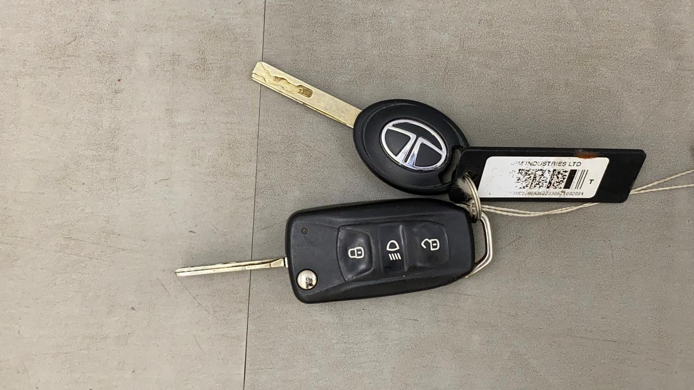 2021 Tata Tiago XZ PLUS PETROL, Petrol, Manual, 26,177 km, Key Close Up