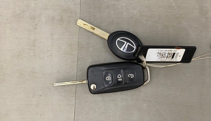 2021 Tata Tiago XZ PLUS PETROL, Petrol, Manual, 26,177 km, Key Close Up