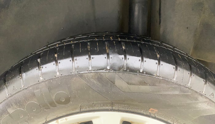 2017 Maruti Ciaz ZETA DIESEL 1.3, Diesel, Manual, 71,267 km, Left Rear Tyre Tread