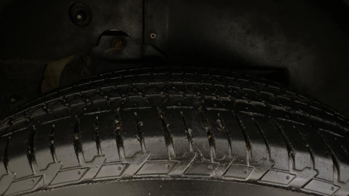 2020 Mahindra XUV500 W7, Diesel, Manual, 62,010 km, Right Rear Tyre Tread