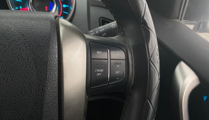 2020 Mahindra XUV500 W7, Diesel, Manual, 61,904 km, Adaptive Cruise Control