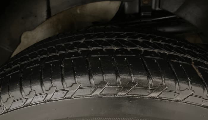 2020 Mahindra XUV500 W7, Diesel, Manual, 61,904 km, Left Rear Tyre Tread