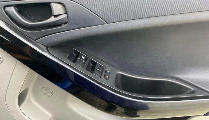 2019 Tata NEXON XMA PETROL, Petrol, Automatic, 22,234 km, Driver Side Door Panels Control