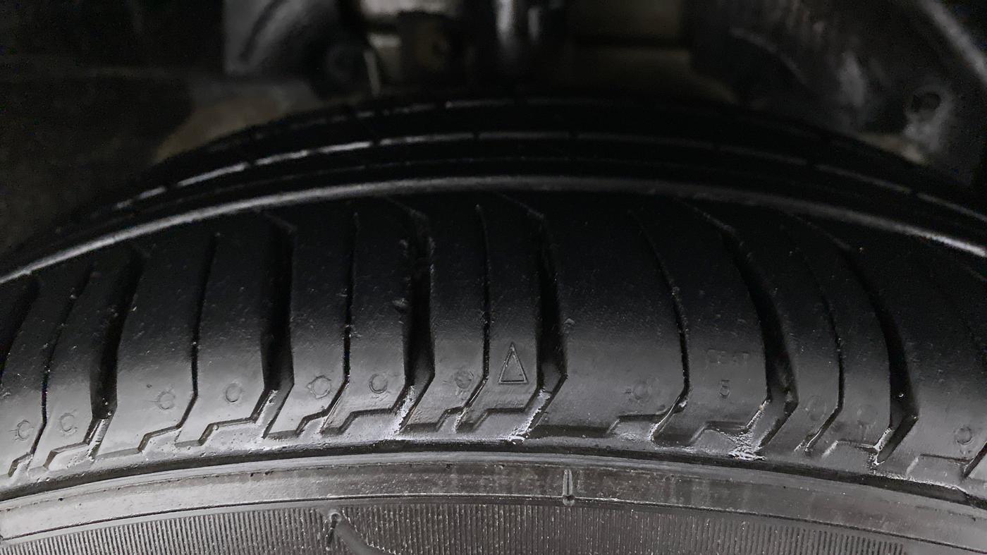 2018 Ford FREESTYLE TITANIUM 1.2 TI-VCT MT, Petrol, Manual, 49,580 km, Right Front Tyre Tread
