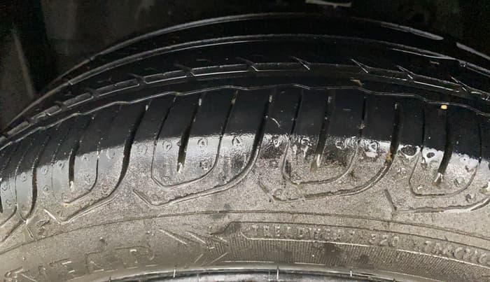 2014 Honda Amaze 1.2L I-VTEC S, Petrol, Manual, 84,220 km, Left Front Tyre Tread