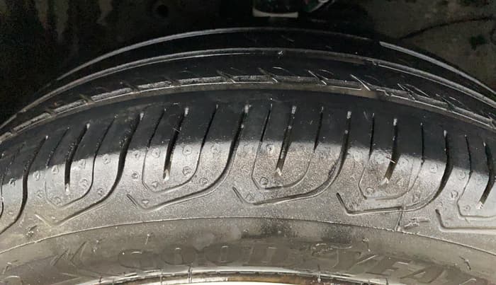 2014 Honda Amaze 1.2L I-VTEC S, Petrol, Manual, 84,220 km, Right Front Tyre Tread