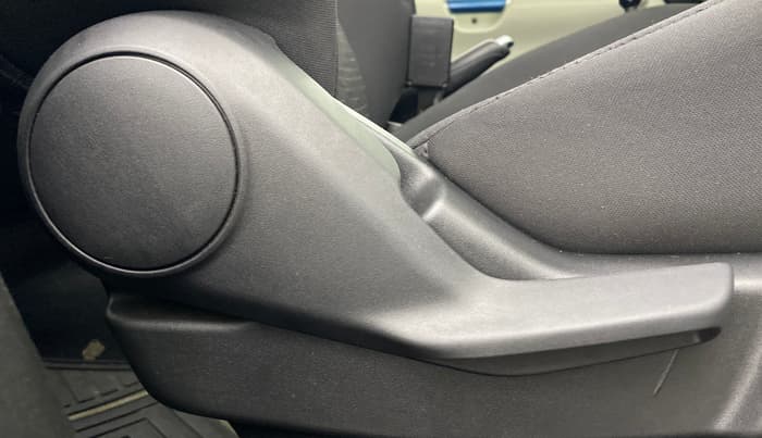 2017 Maruti IGNIS DELTA 1.2, Petrol, Manual, 9,174 km, Driver Side Adjustment Panel