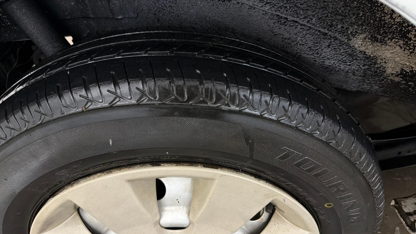 2016 Maruti Wagon R 1.0 LXI, Petrol, Manual, 43,339 km, Right Rear Tyre Tread