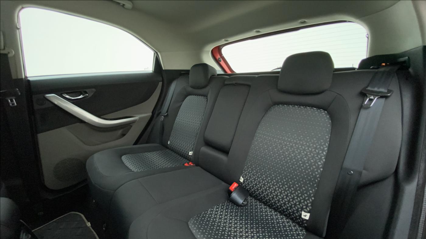 2018 Tata NEXON XZA + 1.2 PETROL A/T, Petrol, Automatic, 31,832 km, Right Side Rear Door Cabin
