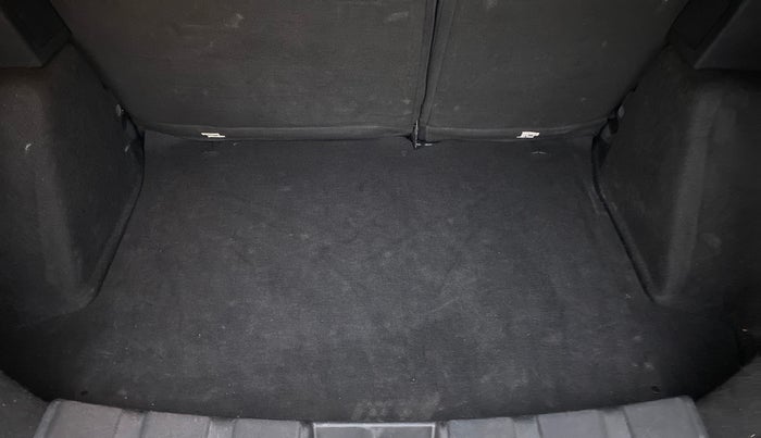 2018 Tata NEXON XZA + 1.2 PETROL A/T, Petrol, Automatic, 31,832 km, Boot Inside