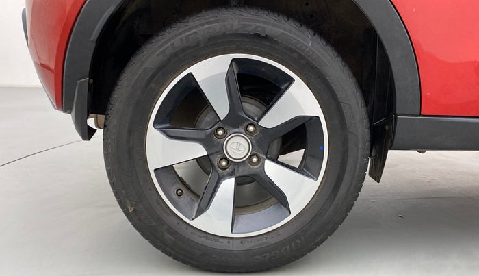 2018 Tata NEXON XZA + 1.2 PETROL A/T, Petrol, Automatic, 31,832 km, Right Rear Wheel