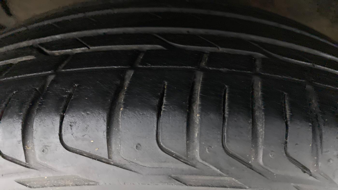 2018 Tata NEXON XZA + 1.2 PETROL A/T, Petrol, Automatic, 31,832 km, Right Rear Tyre Tread